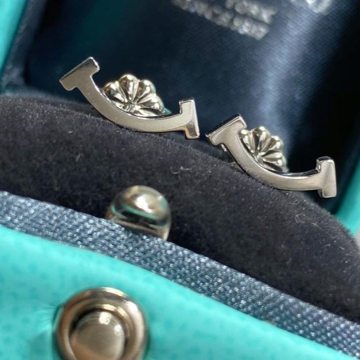 18K T Smile Earrings