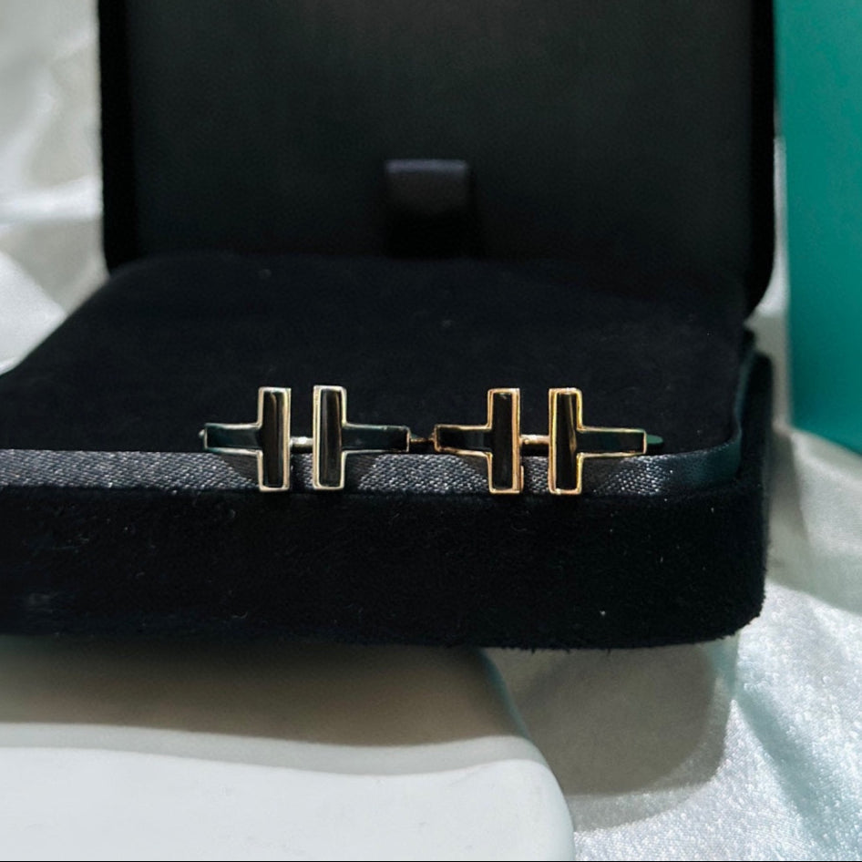 18K T Black Onyx Wire Ring