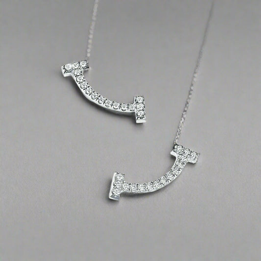 18K T Smile Diamonds Earrings