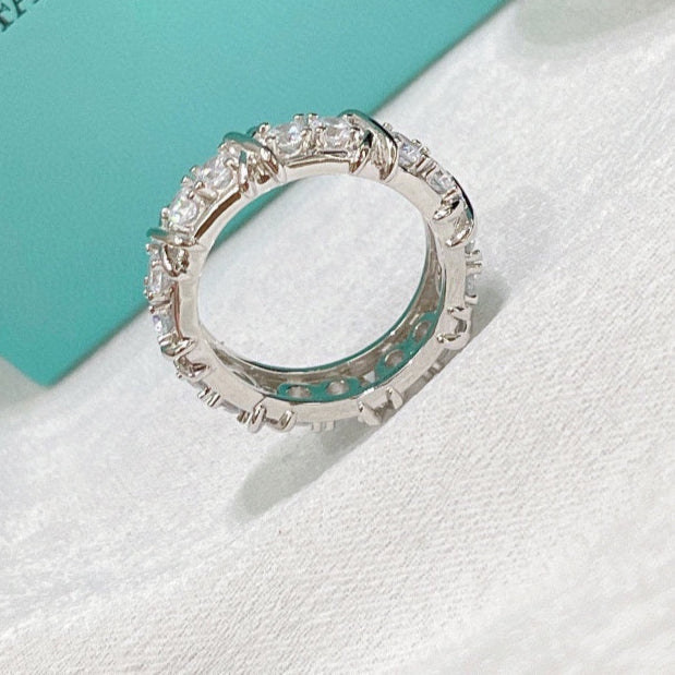 18K T Schlumberger Eighteen Stone Ring